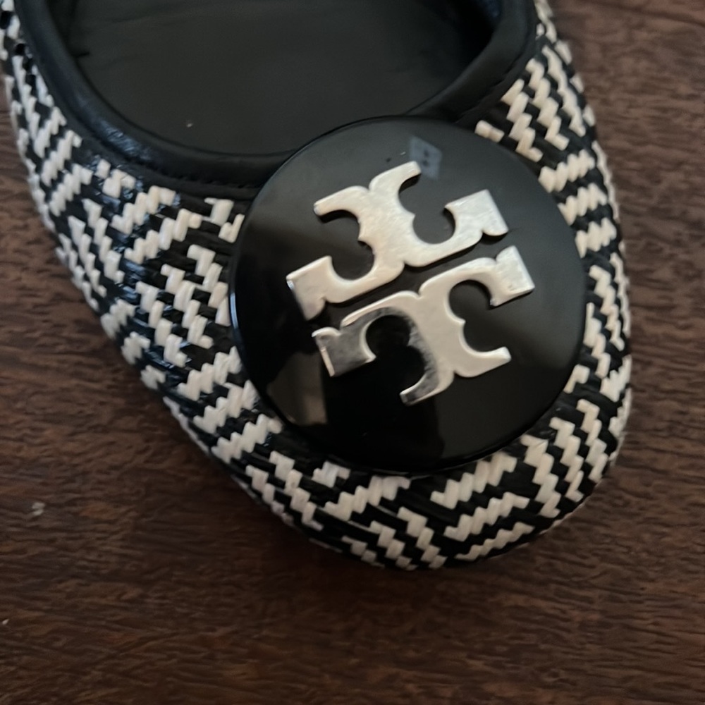 Tory Burch White & Black Flats - Picture 5 of 5